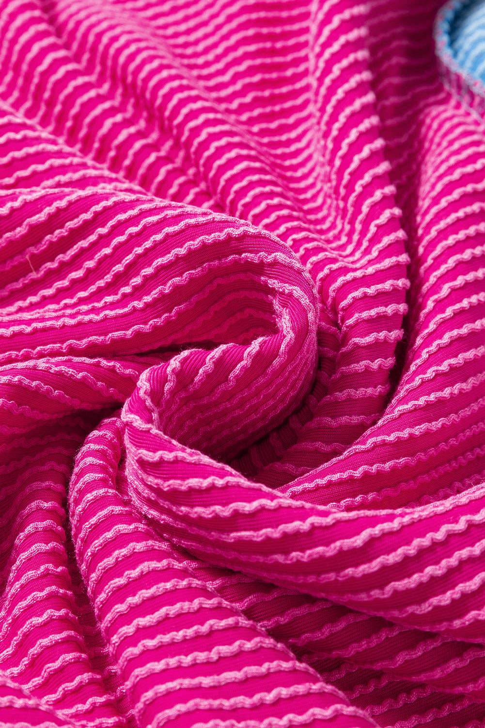 Textured Contrast Trim Round Neck T Shirt: Bright Pink / 75%Polyester+20%Viscose+5%Elastane / S