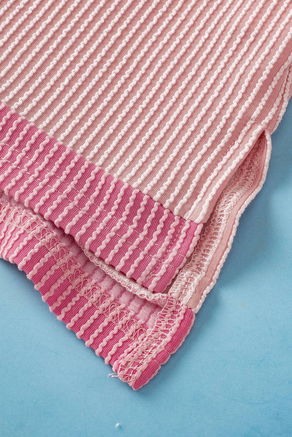 Textured Contrast Trim Round Neck T Shirt: Light Pink / 75%Polyester+20%Viscose+5%Elastane / S