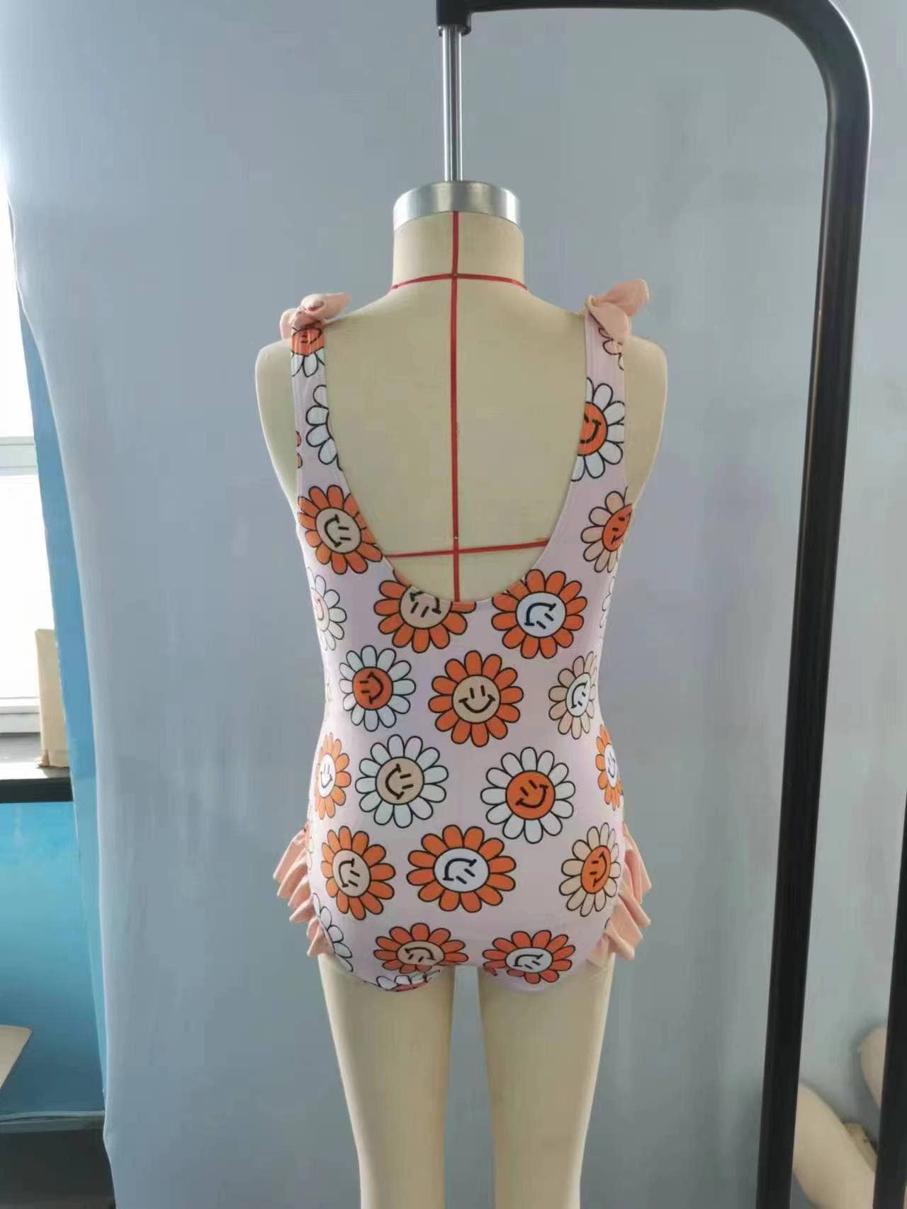 Baby Girls Smile Flowers One Pieces Swimsuit: 4T